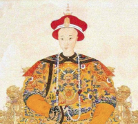 古代清朝皇帝的头发是谁剃的？工具用的什么？
