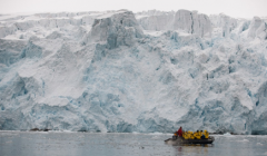 全球每年平均流失2670亿吨的冰，会导致海平面上升多少？