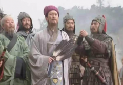 刘备去世后蜀国叛乱纷起，为何诸葛亮两年后才平定叛乱？与王连有什么关系？