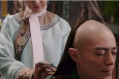 对于清朝的男人而言，其多长时间清洗一次辫子？