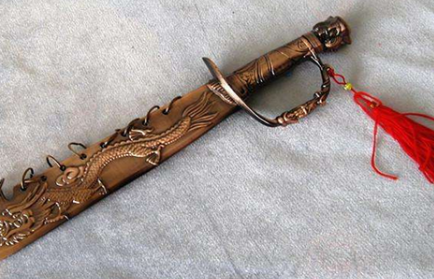 在古代，那些大刀刀背上的环有何作用？