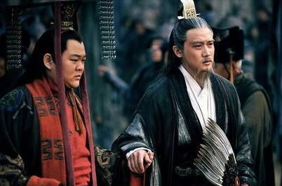 刘备算是一代英雄，为何其子刘禅却如此平庸呢？