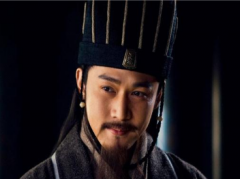 刘禅继位后，诸葛亮为什么没有将权力还给他？