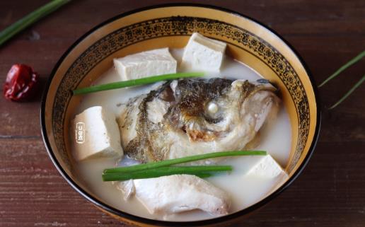 鱼头豆腐是杭州名菜 鱼头豆腐与乾隆的故事