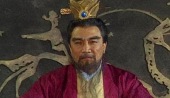 作为一个卓越的政治家，曹操为什么不选择篡汉称帝？