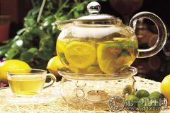 绿茶可以加柠檬吗，一起泡更好被吸收