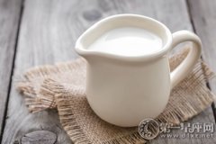 饮食健康常识：空腹喝牛奶好吗