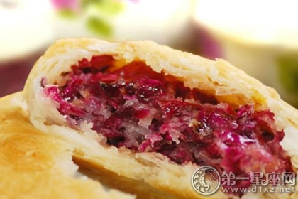 云南鲜花饼：鲜花制成的美味