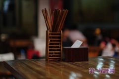 为什么用餐时不要用筷子敲？