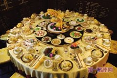 中国正餐的上菜程序和餐桌