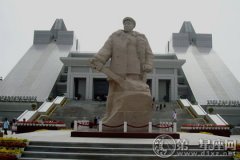 大庆地标性建筑：铁人纪念馆