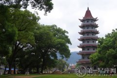 漳州标志性建筑：龙文塔和八卦楼