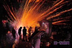 台湾居民驱赶瘟疫的习俗：盐水蜂炮