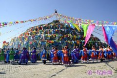 蒙古族传统祭祀习俗：祭敖包