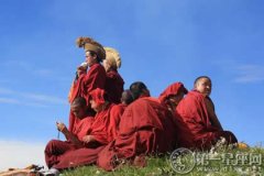 藏地佛教常识：藏传佛教僧人能吃肉吗