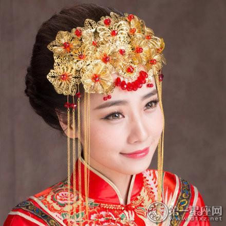 中式传统婚礼新娘头饰1