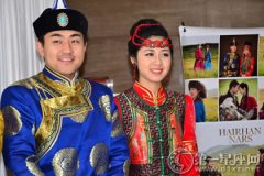 蒙古族婚礼服饰图片大全，红色简直太美