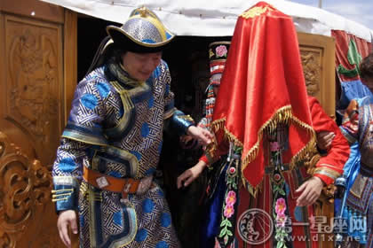 蒙古族婚礼服饰