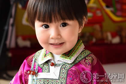 蒙古族儿童服饰