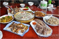藏族人爱吃的食物是什么？肉吗？
