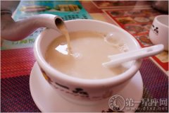 藏族传统饮料是什么？独特的酥油茶