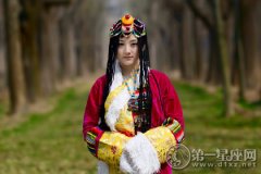 藏族服饰女装图片，藏族美女时装秀