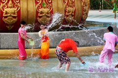 傣族春节，傣族的过年风俗