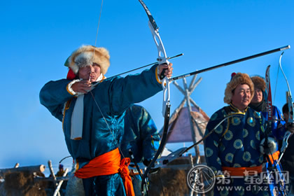 那达慕大会的蒙古族射箭