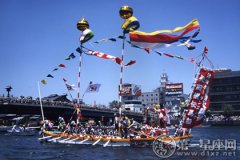 日本节日介绍：抚慰神灵的宫岛管弦祭