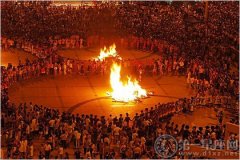 东方的狂欢节：火把节传统知多少