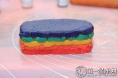 浪漫甜点：情人节彩虹饼干的做法