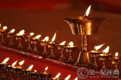 藏历十月二十五日：纪念宗喀巴的塔尔寺灯节