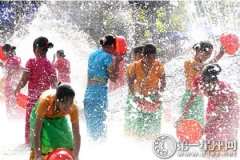 泰国哪个城市过泼水节？举国盛典