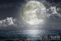 中秋节描写月亮的片段：十五的月亮圆又圆