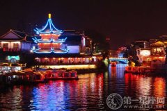 南京元宵节的习俗：玩龙灯和挂纱灯