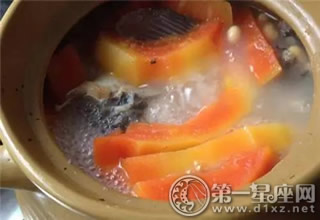 木瓜花生煲鱼汤